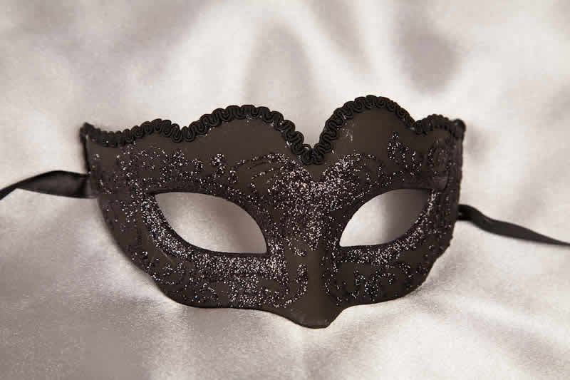 small masquerade mask in black Baby Fiore