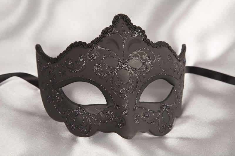 Giglio masquerade mask in black