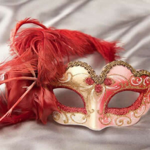 Red baby piuma small masquerade mask with feathers