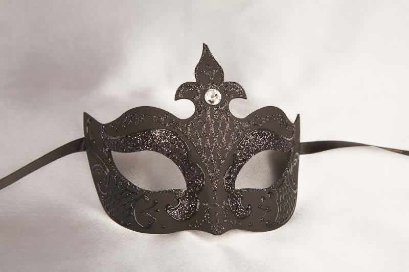 black masquerade mask for a woman