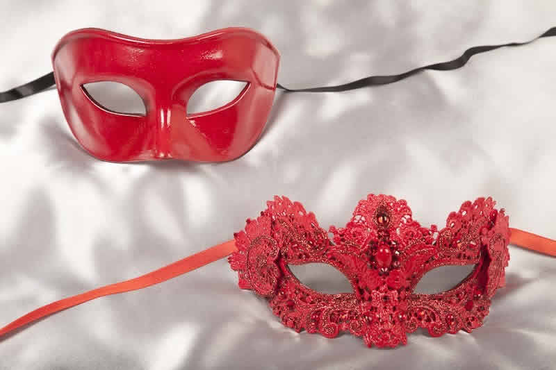 red luxury lace masks for couple