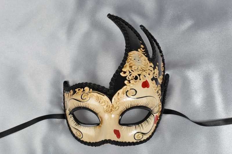 Black love hearts masquerade mask