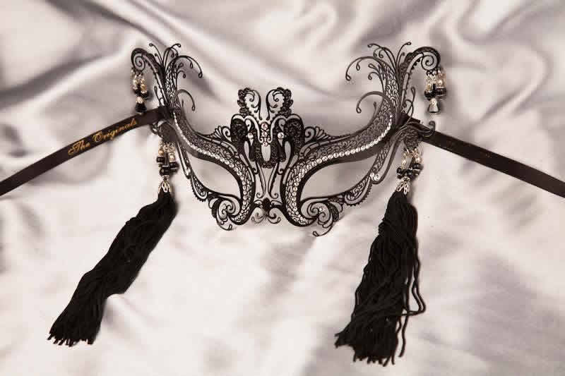 black lace mask with earrings