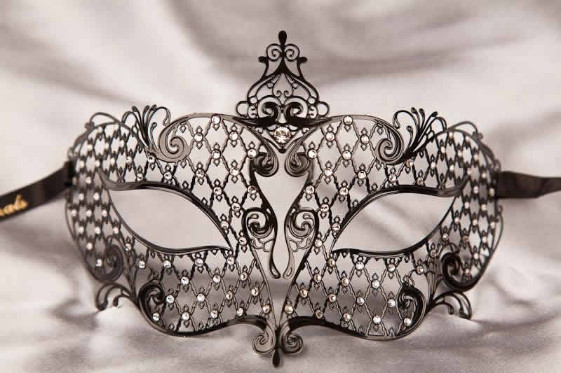 black duchess masquerade mask