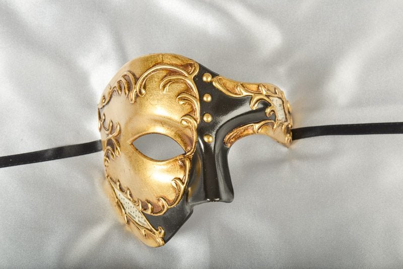 Fantasma Phantom masquerade mask in gold and black