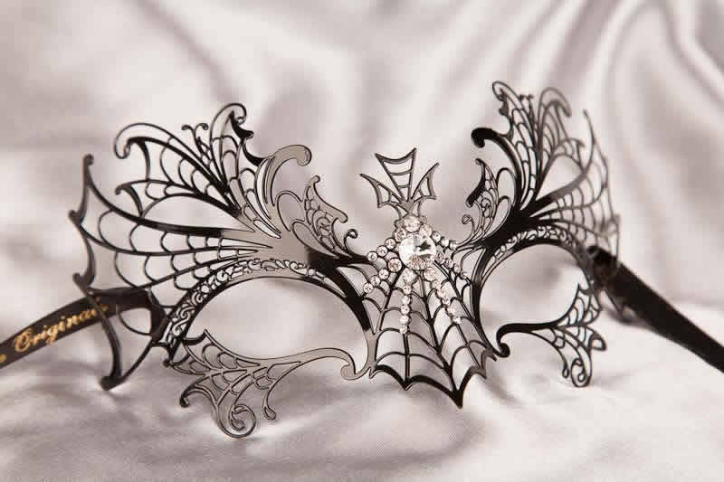 Spiders web lace mask in black