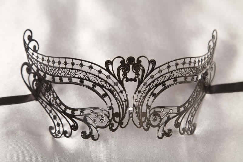 black metal lace chic mask