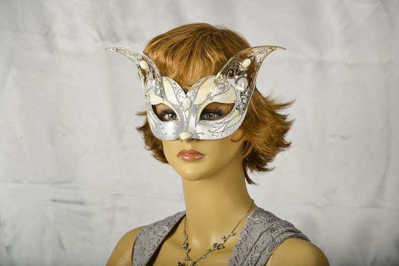 Micetto mask on model