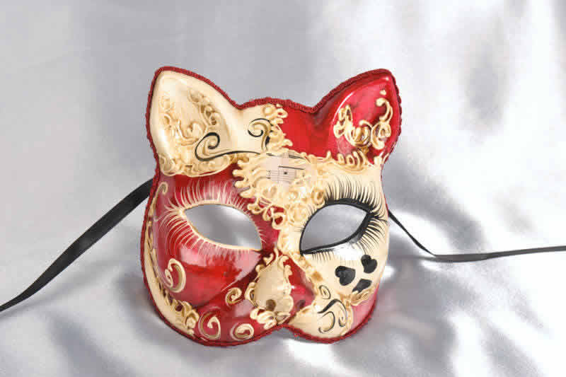 Decorative cat mask with heart detail in red