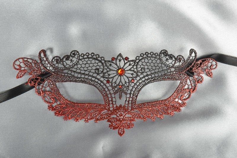 Red Lace Ball mask