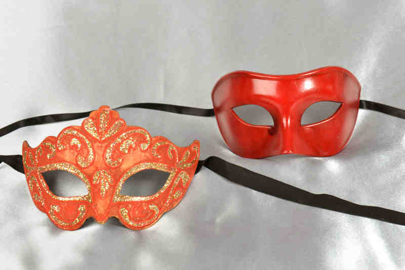 red masquerade masks for couples Colombina and Princess