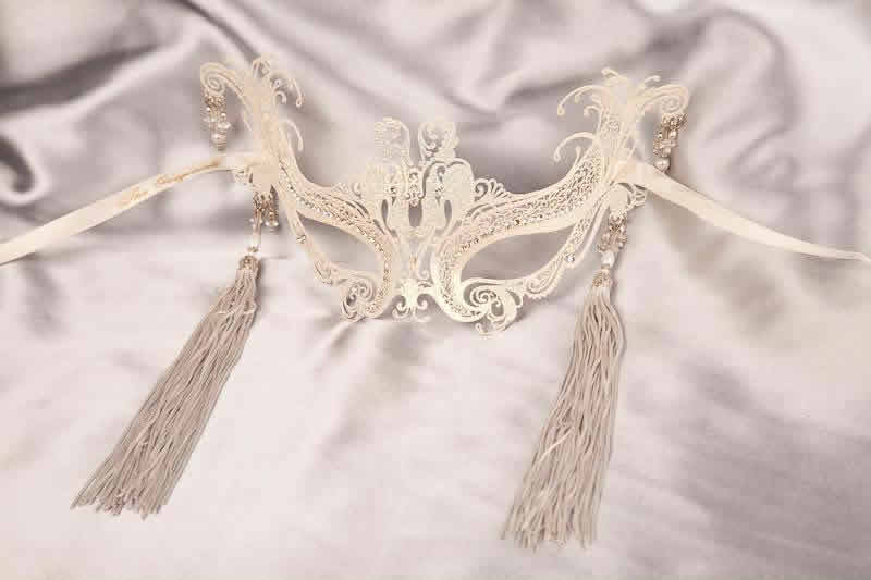 white lace mask with earrings