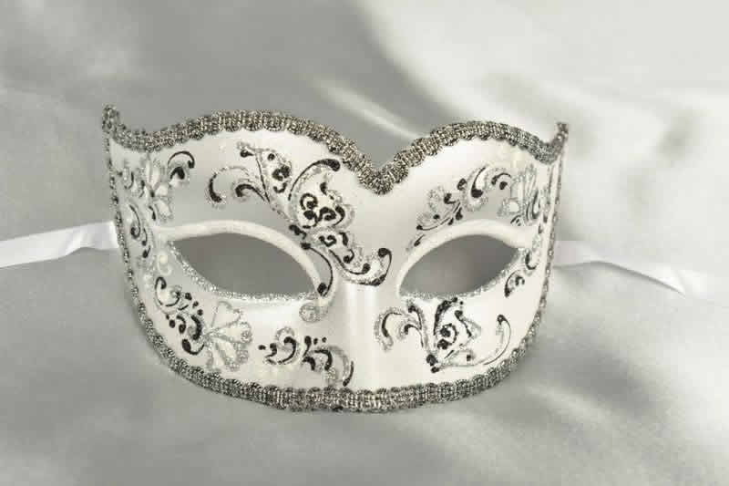 white carnival mask - Semplice