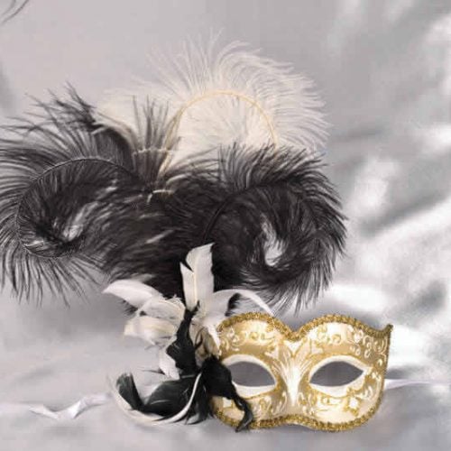 Ladies feathered ball mask - white