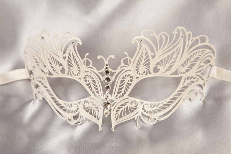 Filigree metal mask in white - Petal