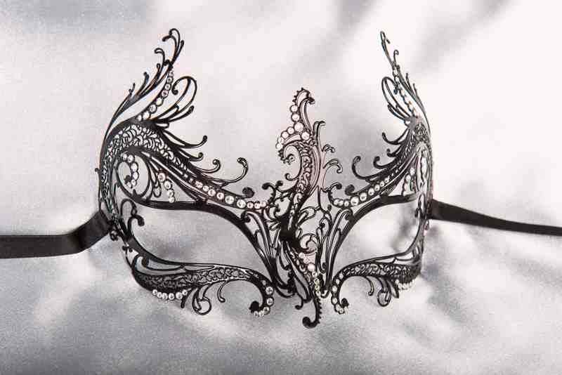 Rugiada Strass luxury metal mask with crystals