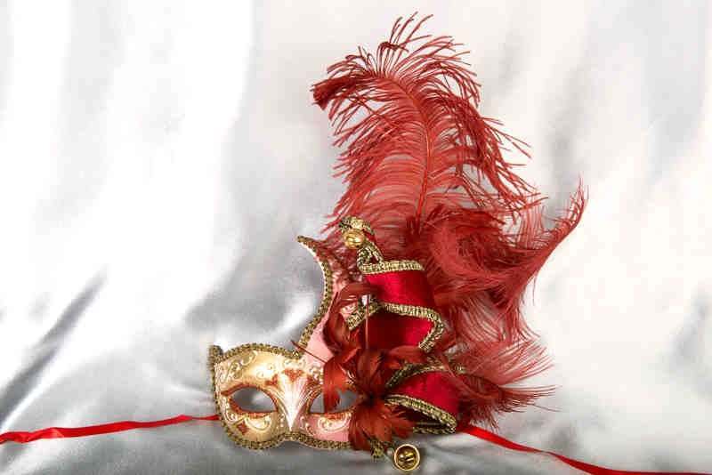 Red Cigno Armony Gold feathered Venetian jester mask