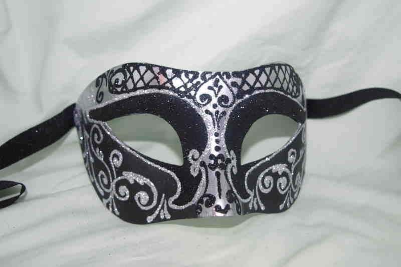 Unisex Colombina mask with glitter and silver trim in black