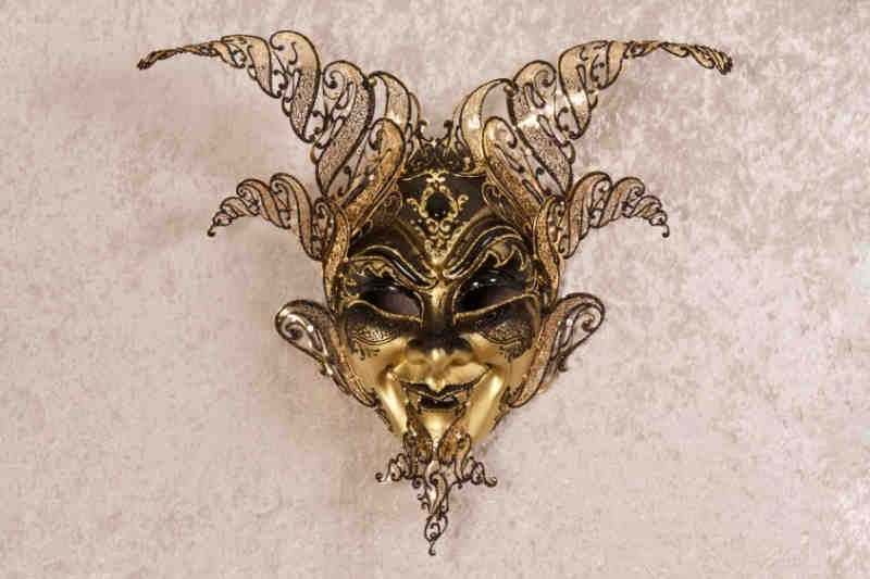 Luxury Diavolo wall mask black gold