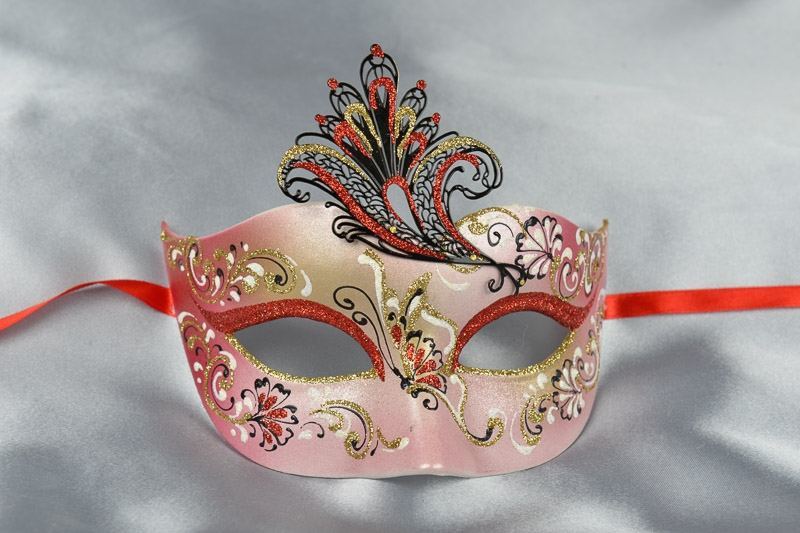 Tagliata Fiore Medio - Sweetheart Shaped Mask with Filigree Wing - Image 4