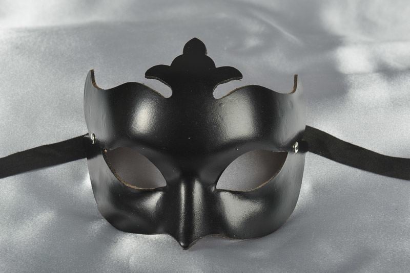 Black leather mask with Club centre point