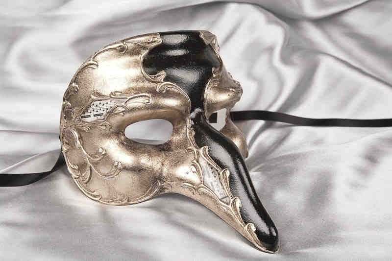 Black and Silver beak nose masquerade mask