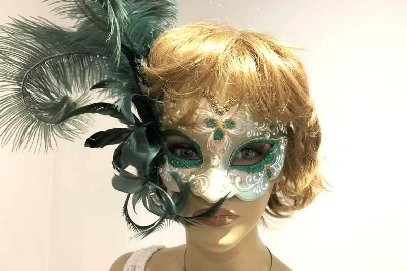side feather mask on female face Iris Piuma Gold