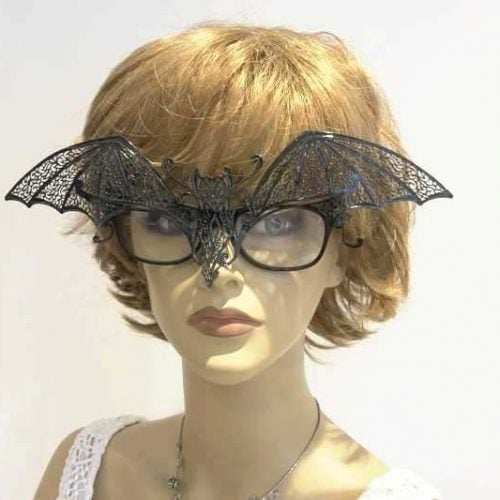 Masquerade masks for glasses Pipistrello attached to female wearing glasses