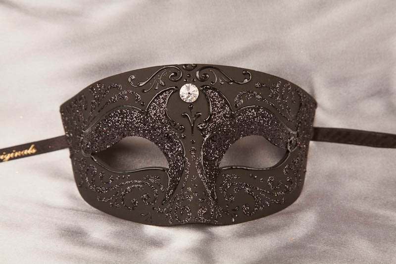 Black Venetian mask for a man - Tomboy Plain