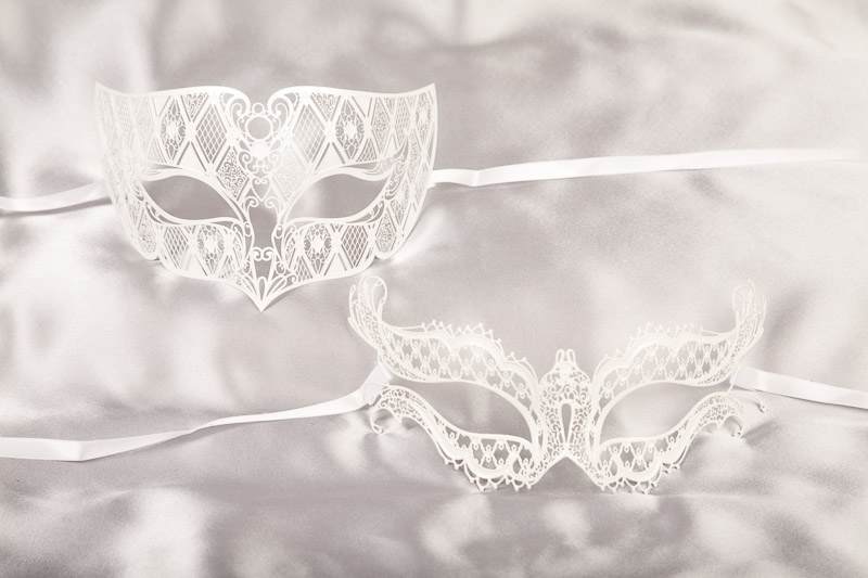 Pair of white filigree metal Venetian masks - Tomboy Vittoria