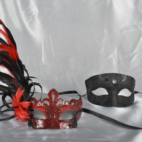 Red and black pair of Venetian masks with feathers - Tomboy Vanity