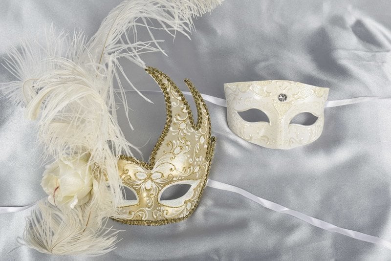 White Gold Venetian masquerade masks for couples - Cigno Tomboy