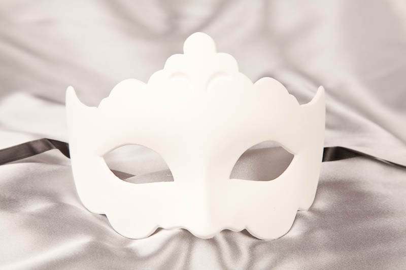 Blank white undecorated Semplice Giglio mask