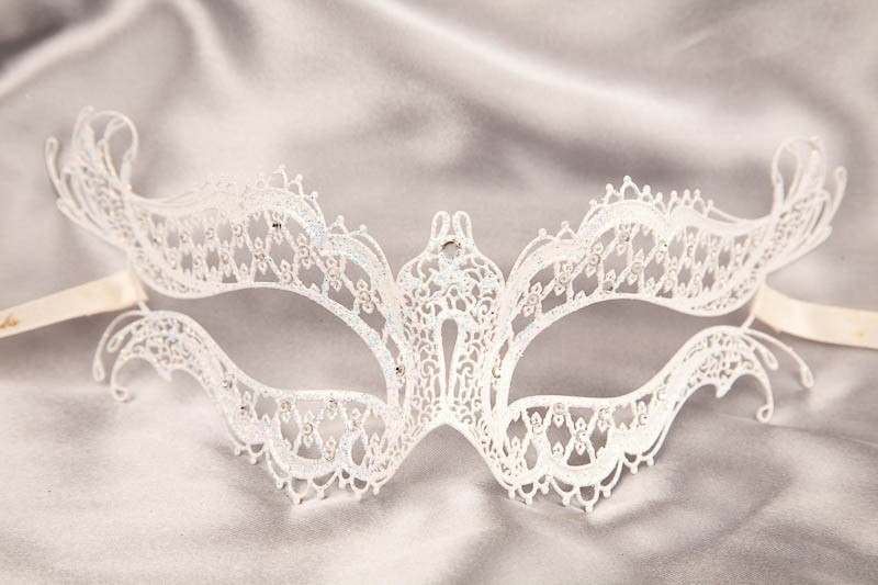 White laser cut lace filigree metal masks - Mon Armour Vampire Diaries mask