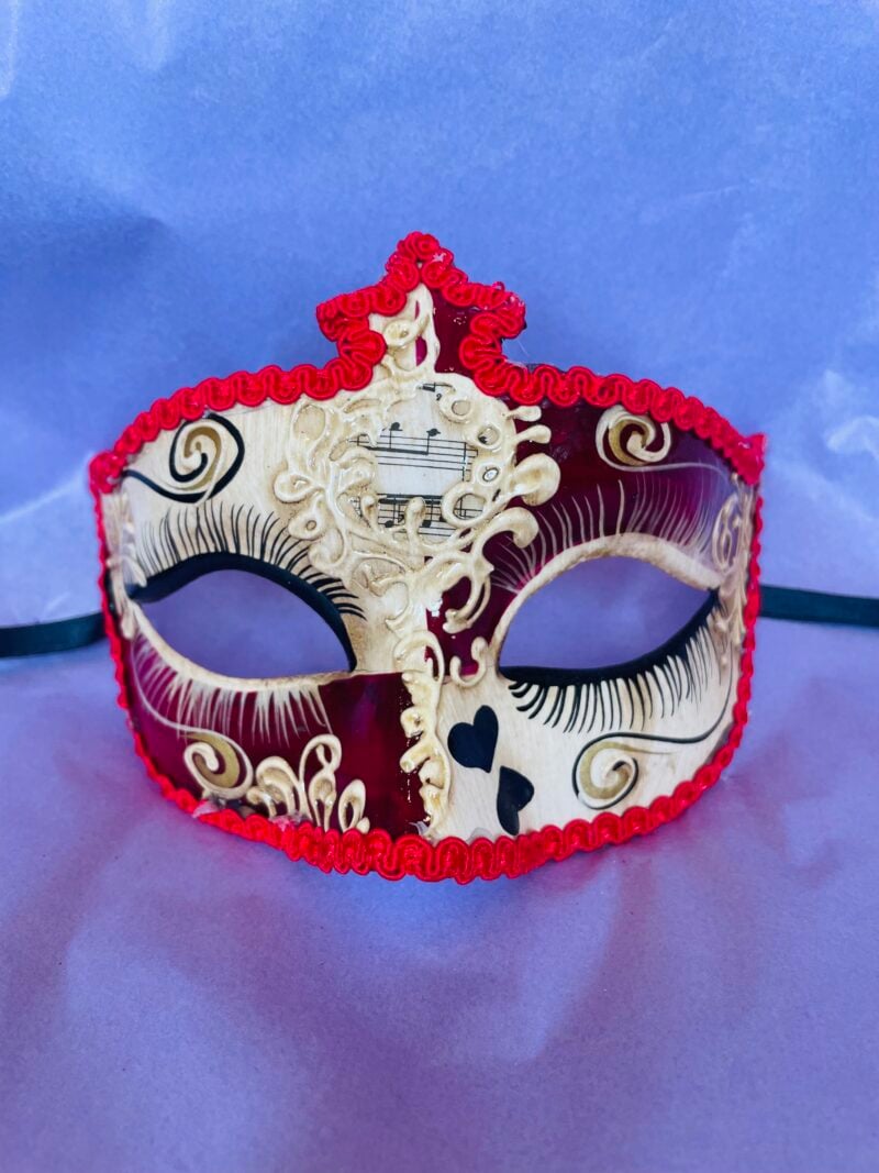 Corone Love Me - Crown Mask with Heart Decoration